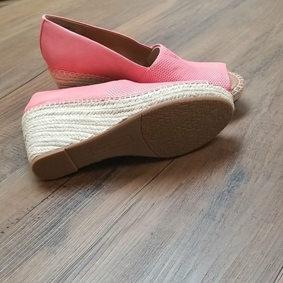    Gentle Souls by Kenneth Cole Women's Charli Wed - Picture 2 of 4